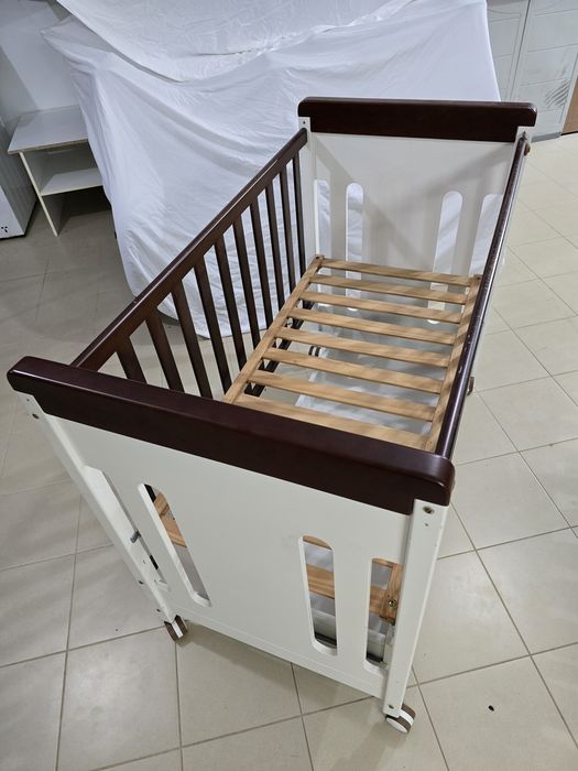 Berço + móvel com banheira (Conjunto)
