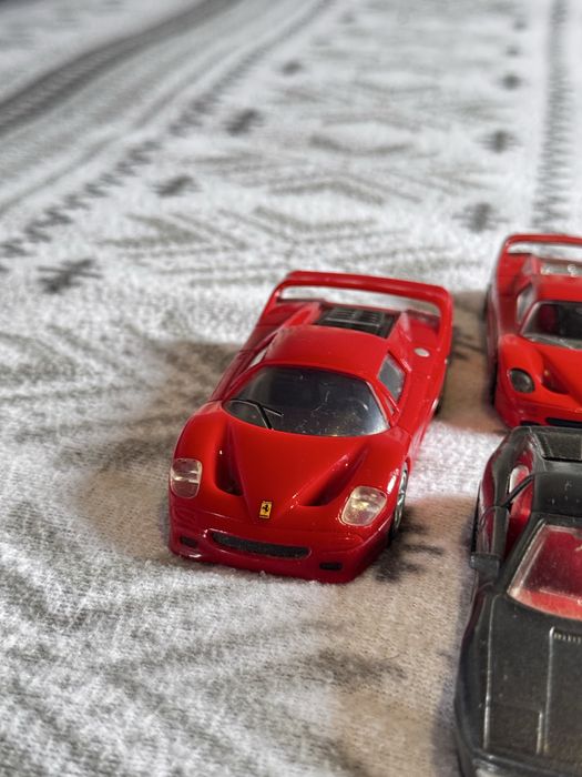 Lote de 9 miniaturas de carros da Ferrari