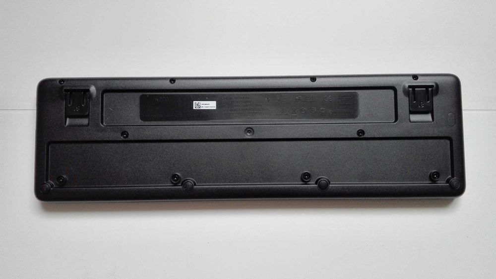 Комплект беспроводной клавиатура и мышь Logitech K220