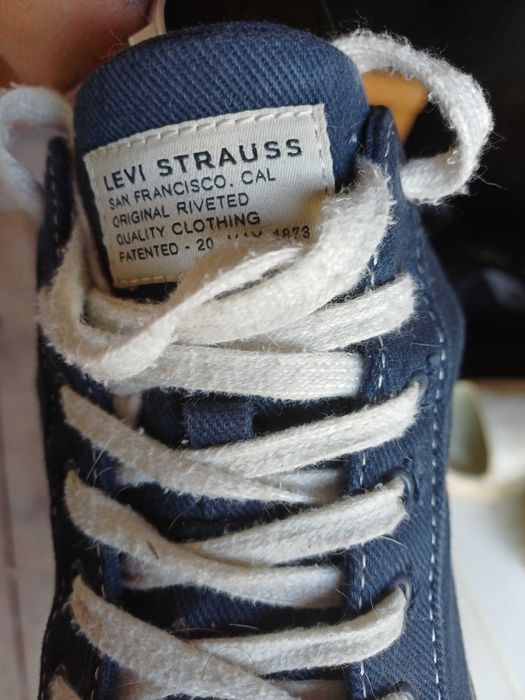 Trampki Levis'a 41