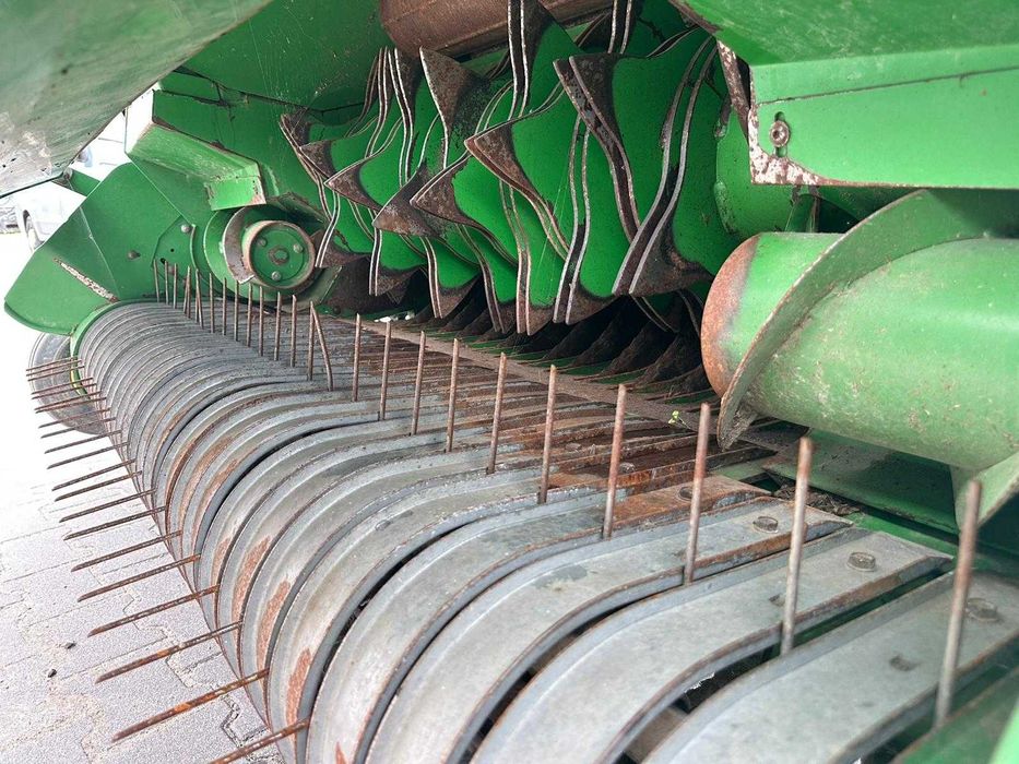 Prasa John Deere 623 MultiCrop