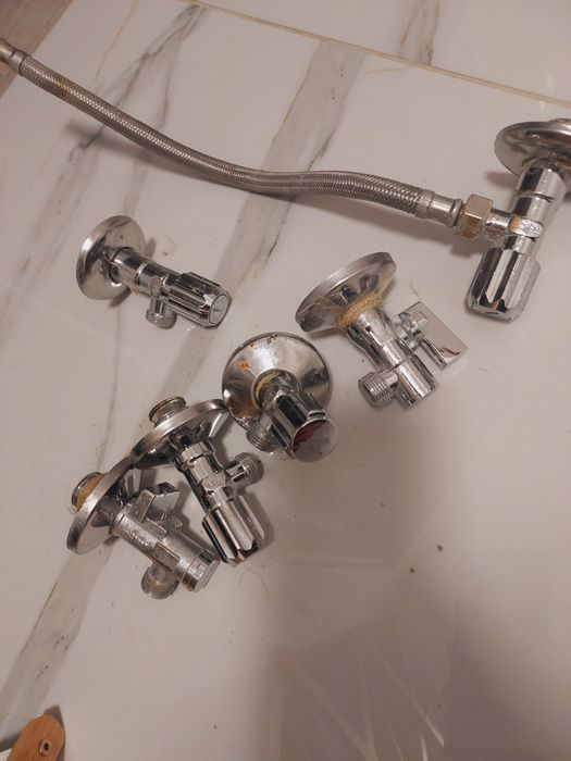 Zestaw kranik zawór kątowy 6szt używane 1/2 x 3/8