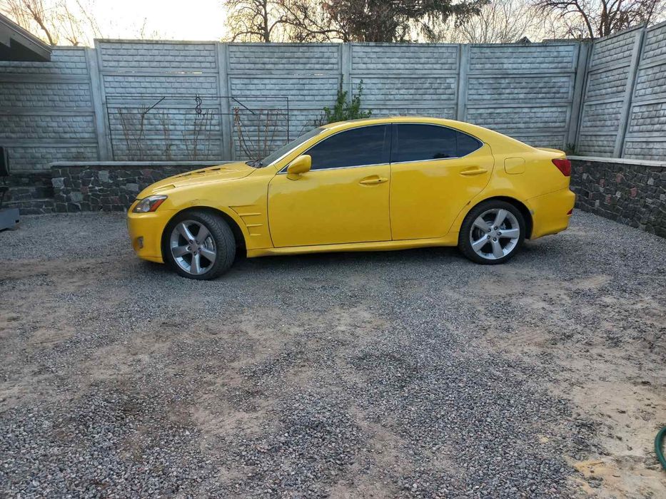 Lexus is250 4x4 avtomat