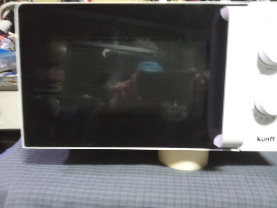 Microndas novo Kuft potente 15eur.