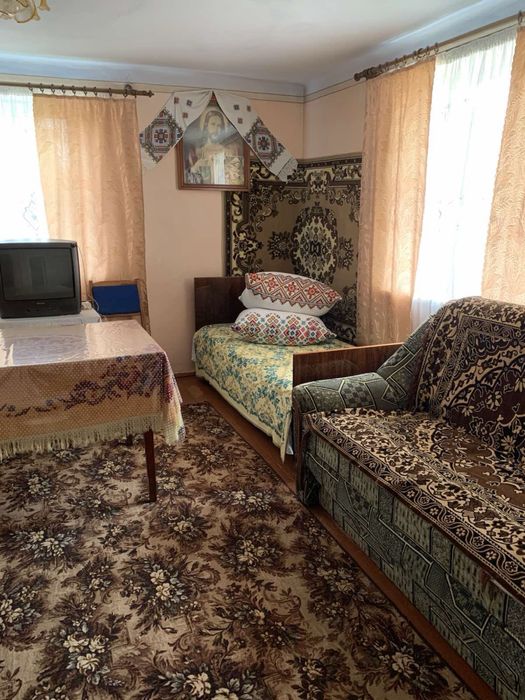 Продаж будинку з землею