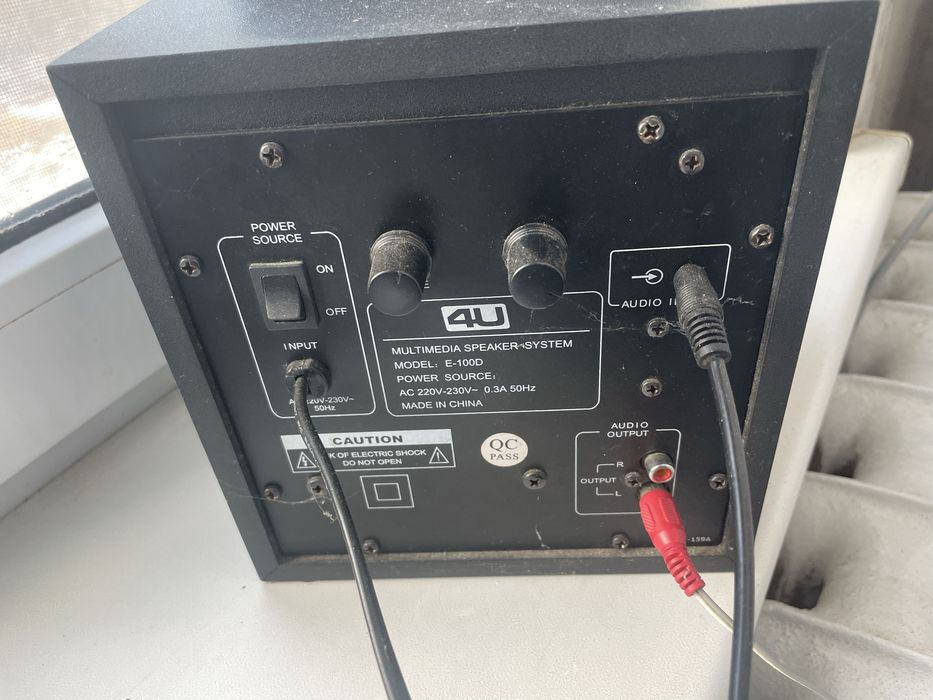 Продам саббуфер з колонками