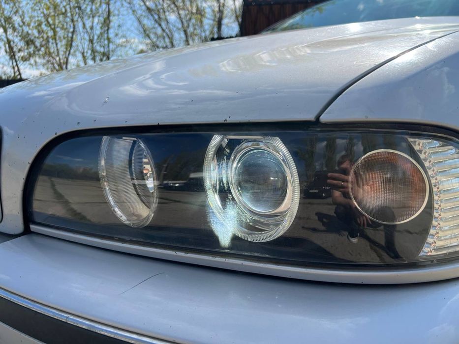 Продам BMW  523I