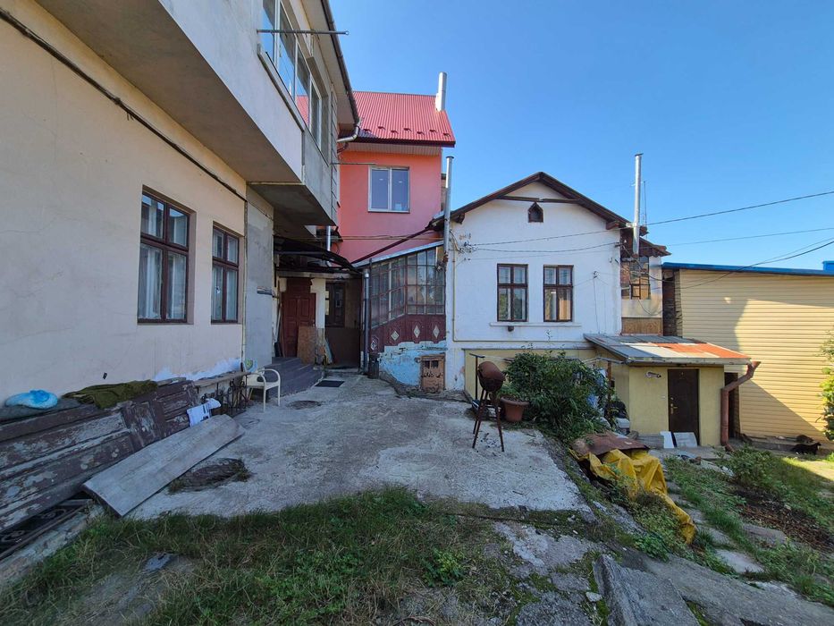 Продається 4к багаторівнева квартира вул.Краснодарська 3