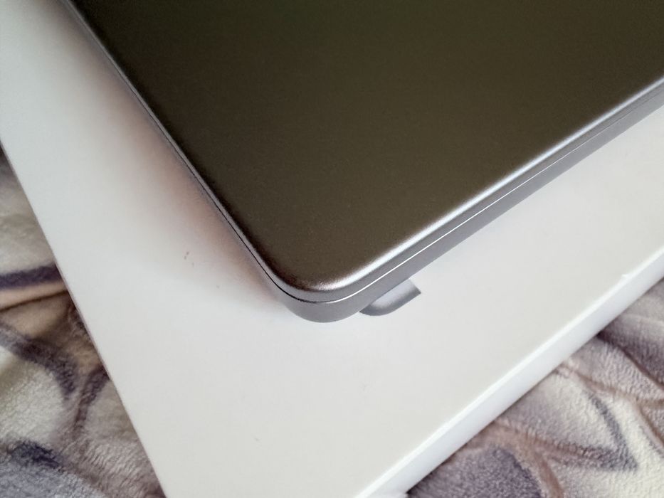 MacBook Pro 16 на M1 Pro 2021 , ідеальний , Повний рідний комплект