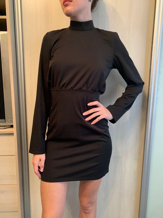 Крута чорна сукня