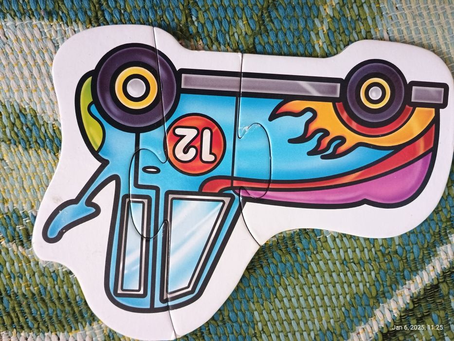4 zestawy puzzli drewniane i kartonowe