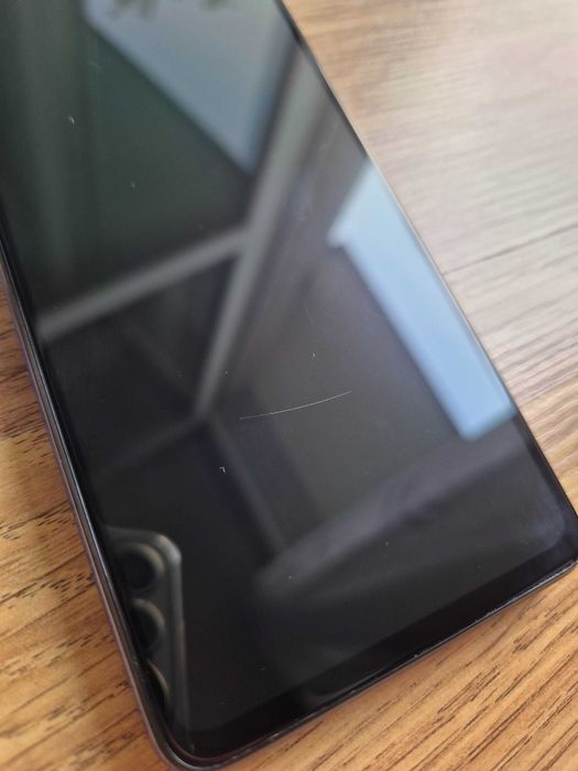 Samsung Galaxy A52 5G z oryginalnym kablem i ładowarką plus etui gratis