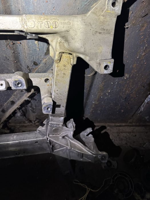 Продам передній підрамник Tesla model X 2019 raven під ремонт