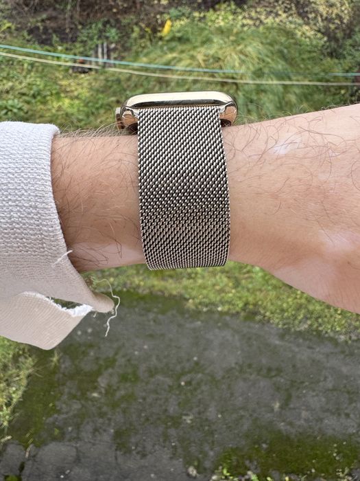 Apple Watch Series 9 GPS + Cellular 45mm Gold Stainless Steel