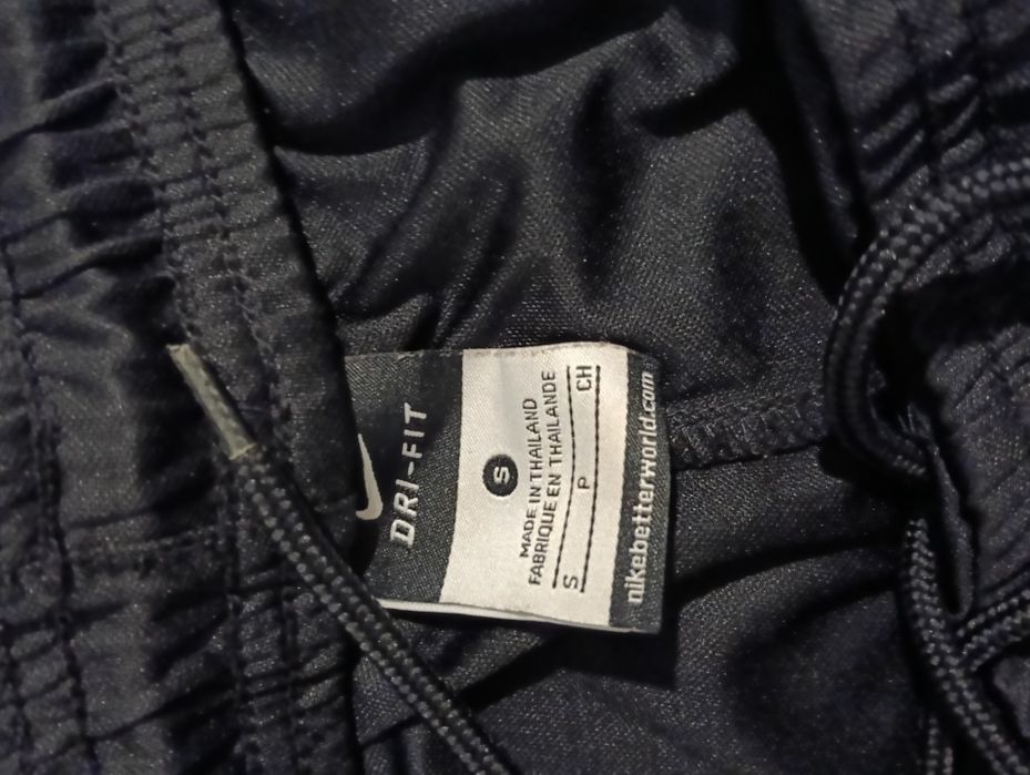 Calções desportivos Nike