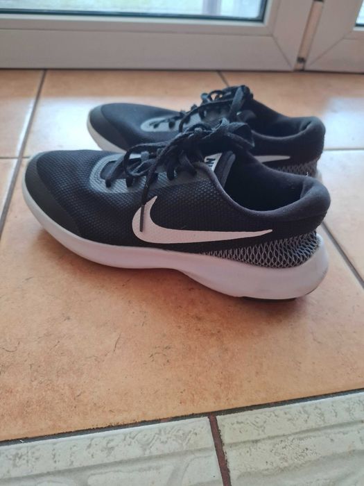 Buty sportowe Nike czarne 39