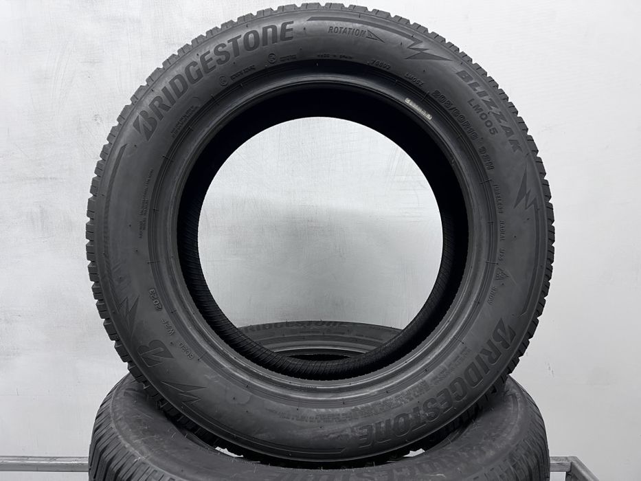 2шт зима 205/60/R16 Bridgestone Blizzak LM 005