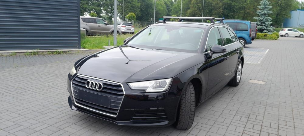Audi A4 Avant Audi A4 B9 2.0 TDI Manual Czarna nowe koło dwumamasowe