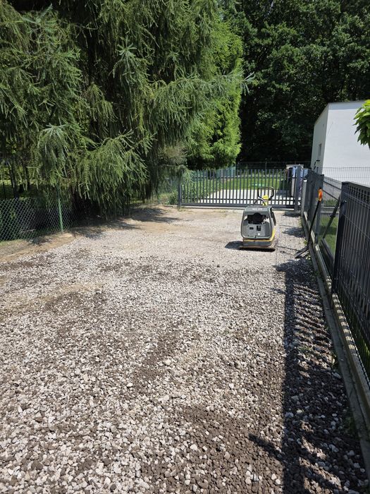 Uslugi ziemne,  usługi koparko-ładowarką, usługi minikoparką, wywrotka 3.5t ,Gliwice