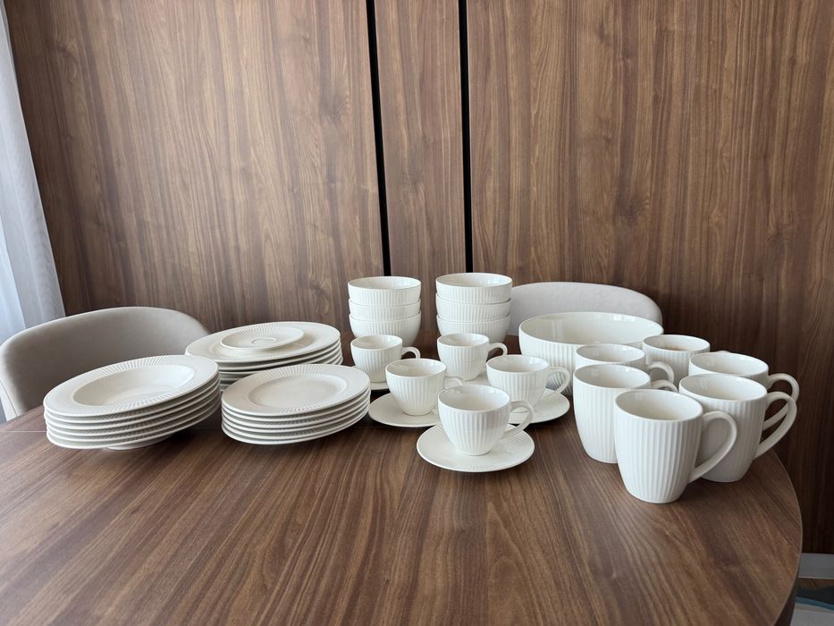 Biała zastawa stołowa