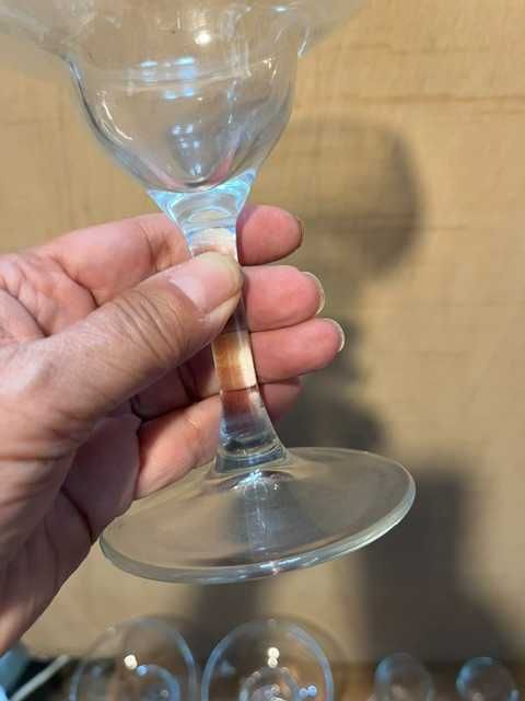 copos de cocktail estilo margarita em vidro