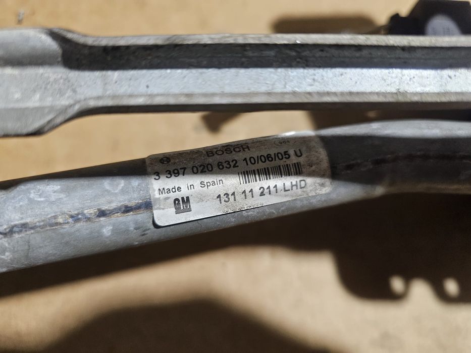 Mechanizm silniczek wycieraczek przód przedni Opel Astra H III 3 Eu