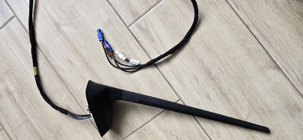 Antena original completa (vareta, base e cabos) Dacia Duster 2025