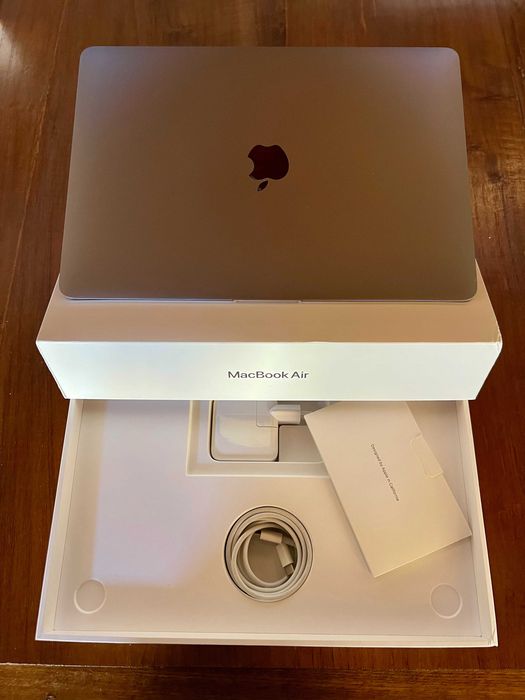 MacBook Air M1 2020 / 16GB RAM / 256GB SSD