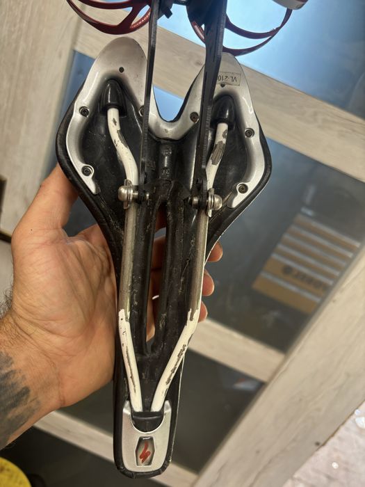 Siodełko rowerowe specialized z koszykami na bidon