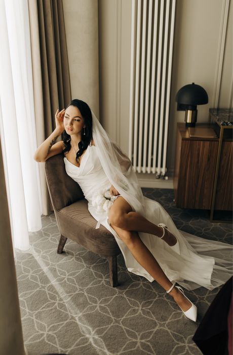 Продам весільну сукню