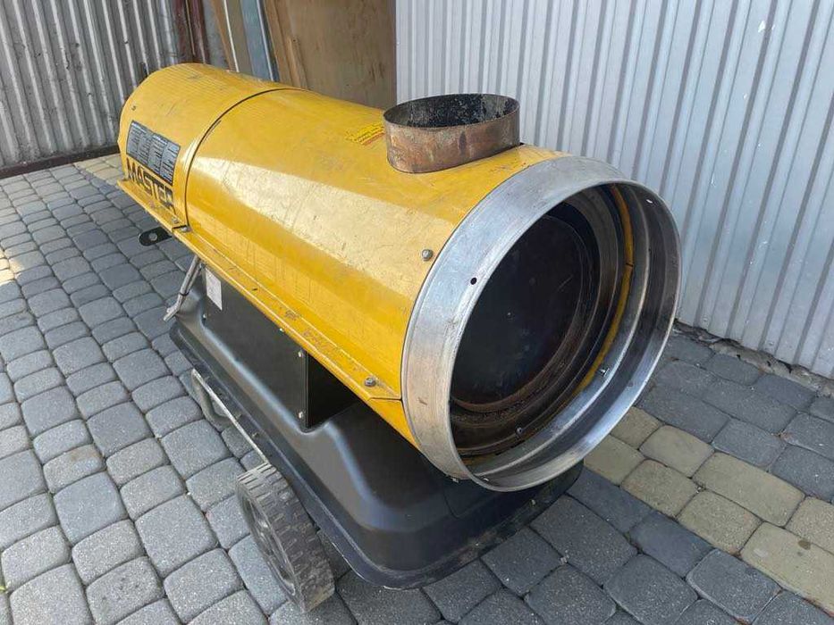 Nagrzewnica piec olejowy Master Bv 110e 33kW.