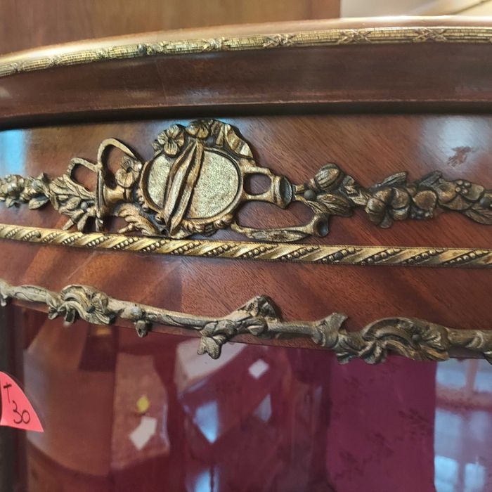 Witryna barokowa, efektowna intarsja, marmur i złocenia