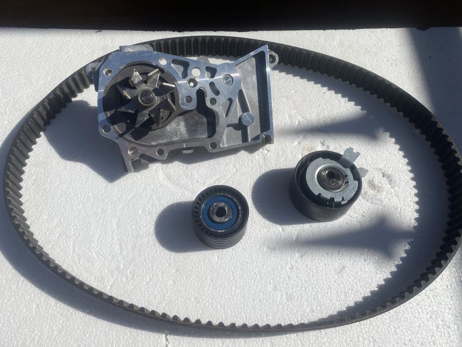 SKF (ГРМ + ролики + помпа) для бензинового 1.6 16клап K4M Пробег6000км