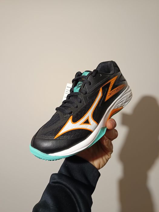 Buty sportowe Mizuno Wave Lightning Z4 nowe rozmiar 35