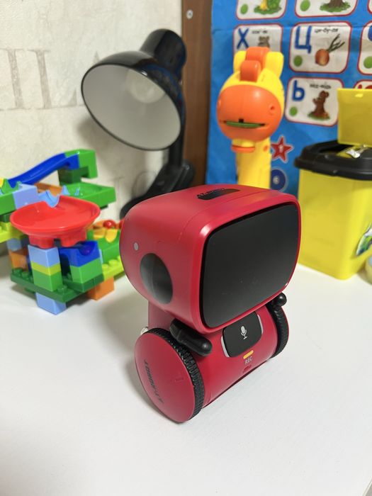 Іграшковий  робот AT-ROBOT , що розмовляє