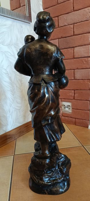 Stare - rzeźby figurki