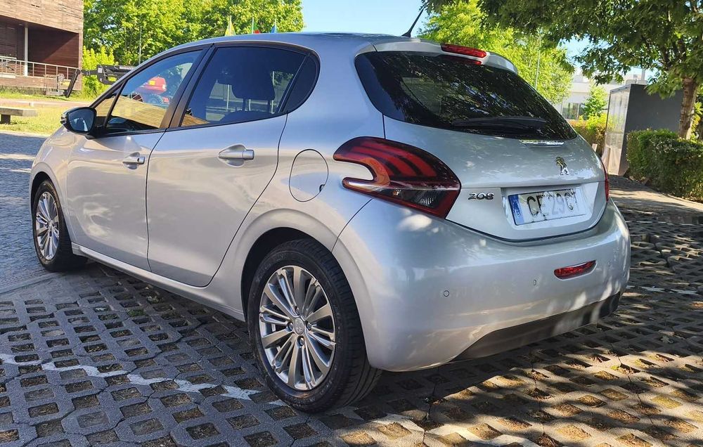 Peugeot 208, Gasolina, 2018 com apenas 56mill KM