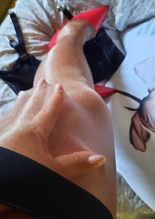 pończochy brązowe błyszczące kryjące do paska