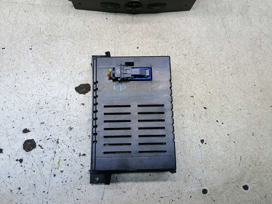 Radio + Wyświetlacz  BLAUPUNKT CD30  Opel Astra H III 93  180 959