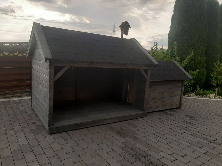 Buda dla psa z zadaszeniem
