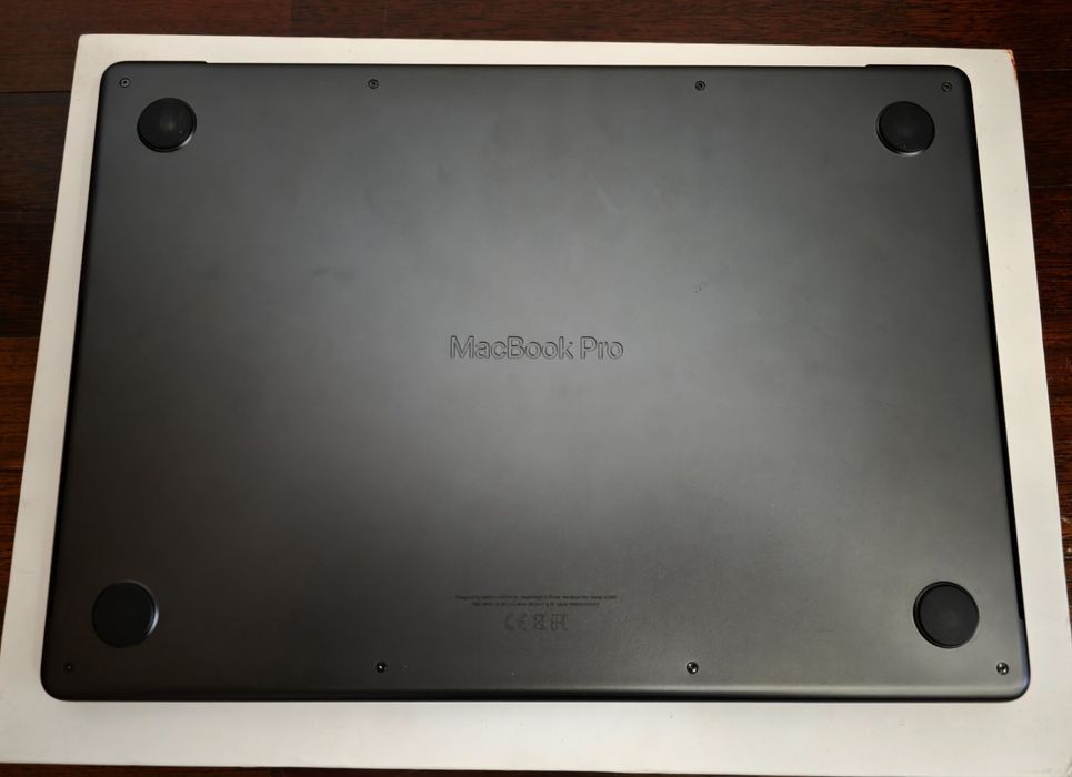 MacBook Pro 14” M3 Pro | 18GB RAM | 512TB SSD | Caixa e Carregador