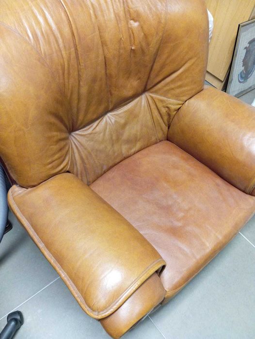 3 Sofas - um sofa de 3 lugares + 1 sofa individual +1 sofa induvidual