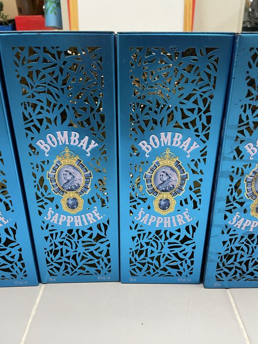 Bombay Saphire caixa de metal 75cl