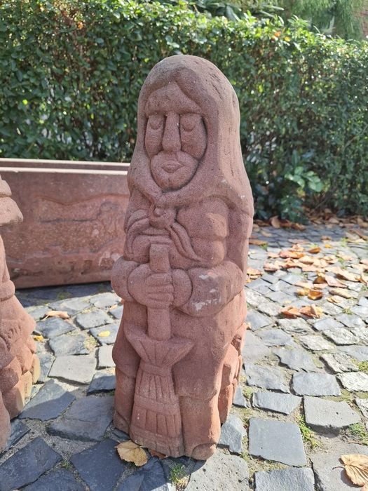 Piaskowiec rzeźby donica