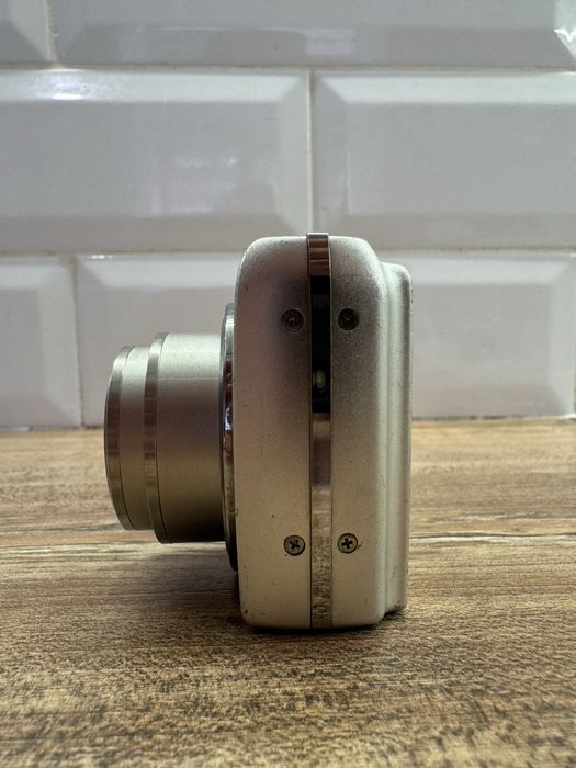 Продам цифровий фотоаппарат OLYMPUS FE-200  в  збереженому стані