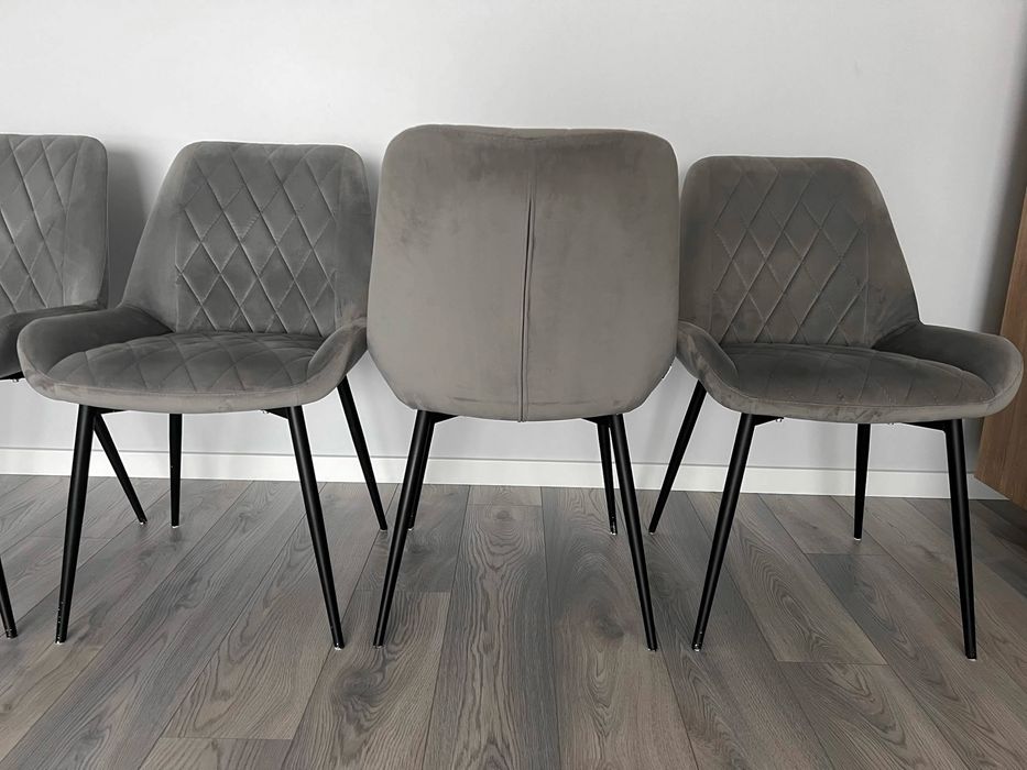 Conjunto de 4 cadeiras cinzentas