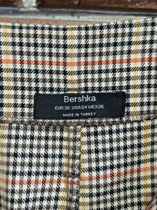 Брюки в клетку Bershka