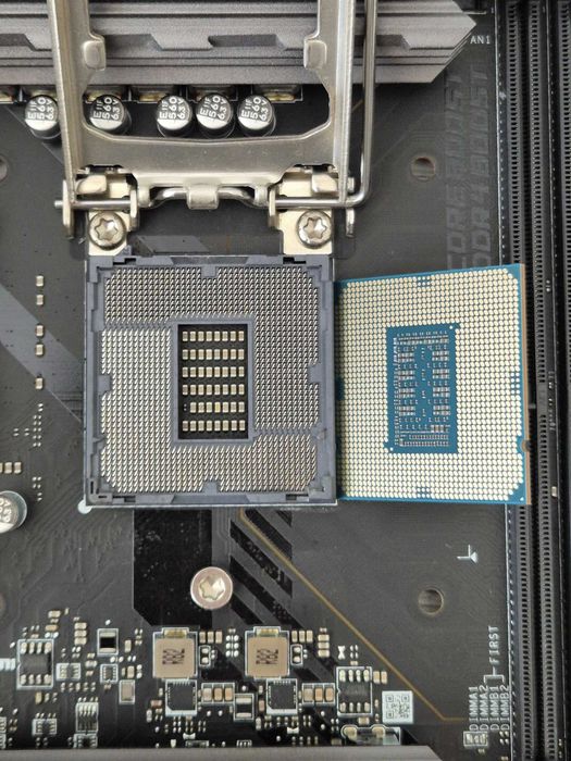 s1200 ігрова материнка B560 MSI TOMAHAWK WiFi Bluetooth. TradeIN