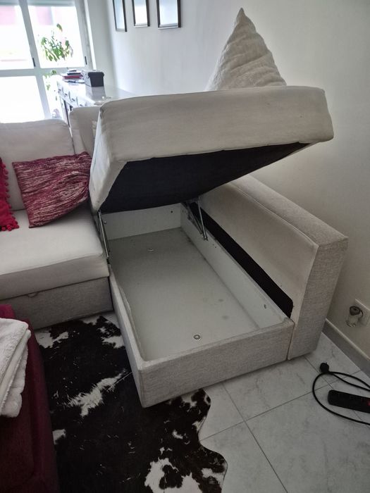 Sofá cama com chaise longue