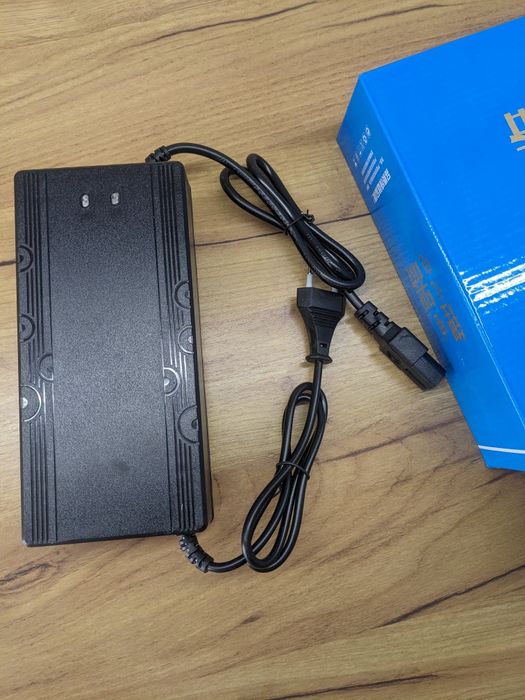 Зарядний пристрій електроскутера 72V 5-10А Li-ion